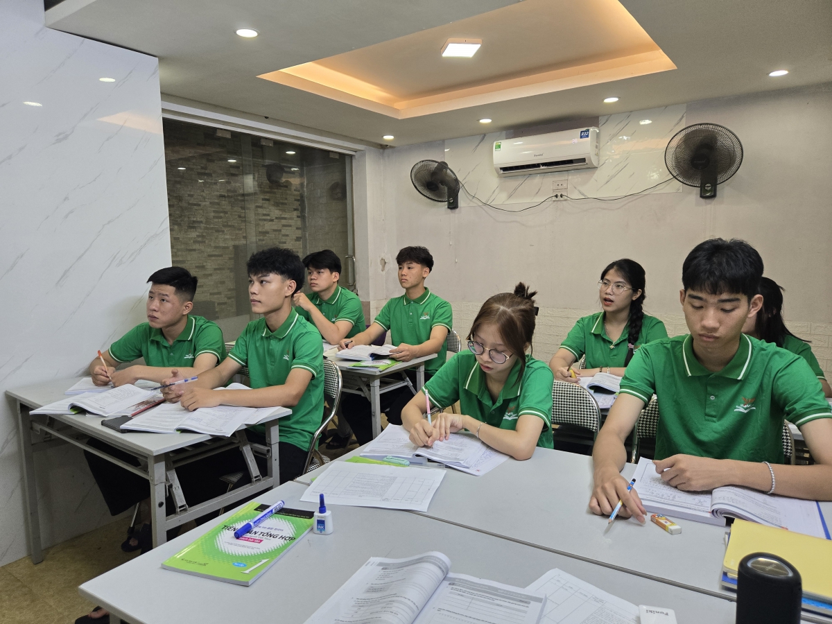 Lớp Học Buổi Đầu Tiên